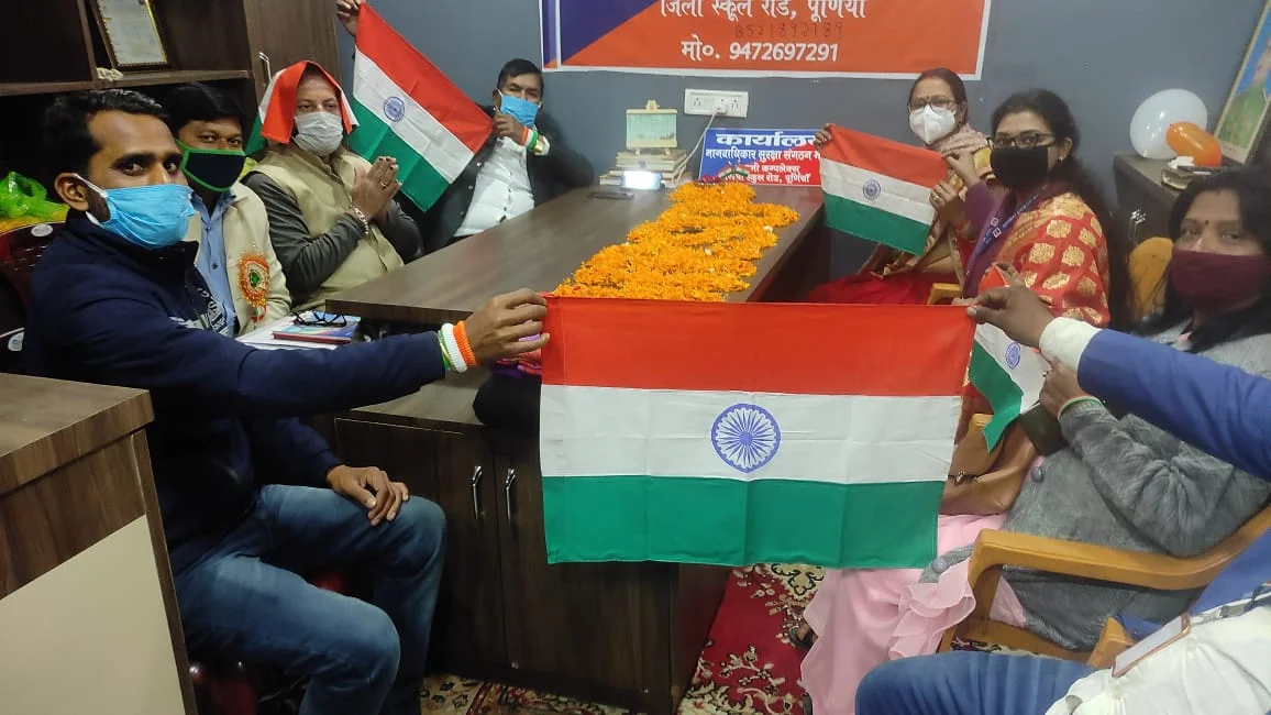 b5f46b9d-945d-46a1-ba9c-d7577c5eb63a